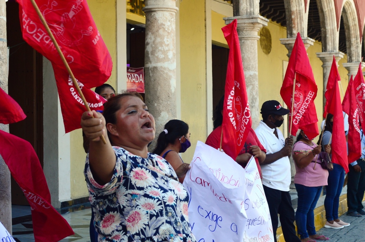 Antorcha Campesina protesta con cadena humana en Campeche
