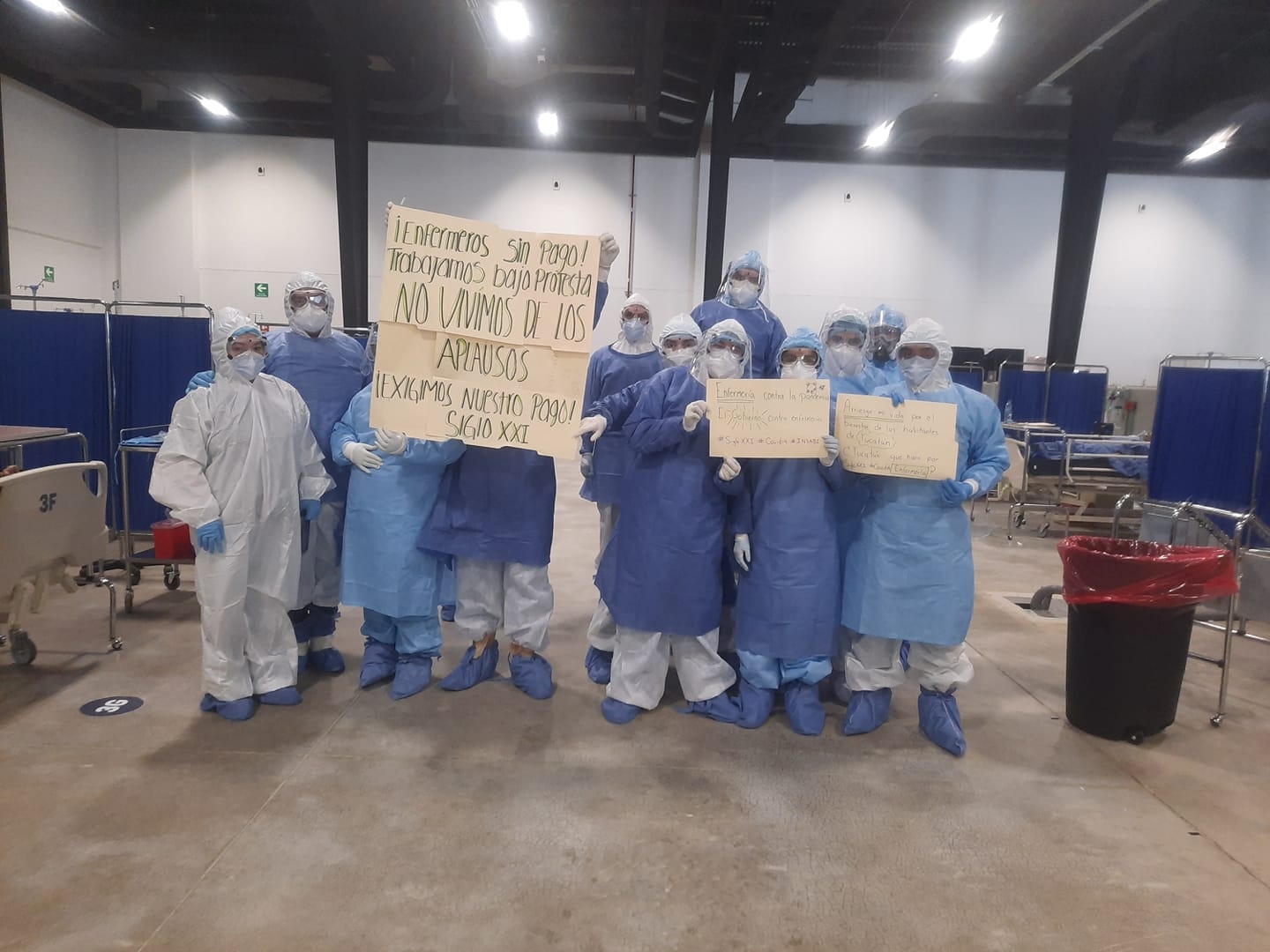 Enfermeros del Hospital Temporal del Siglo XXI en Mérida protestan por falta de pagos