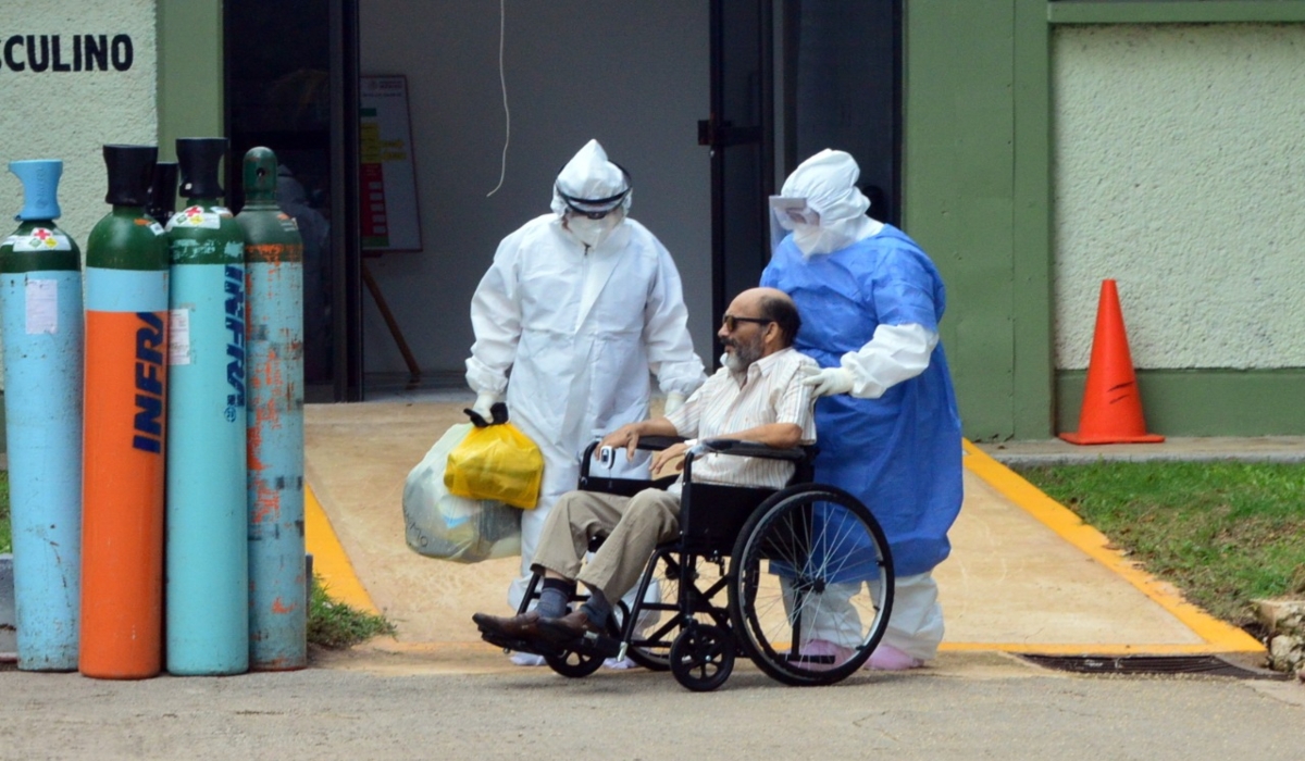 Dan de alta a paciente COVID-19 internado en Hospital Militar de Campeche