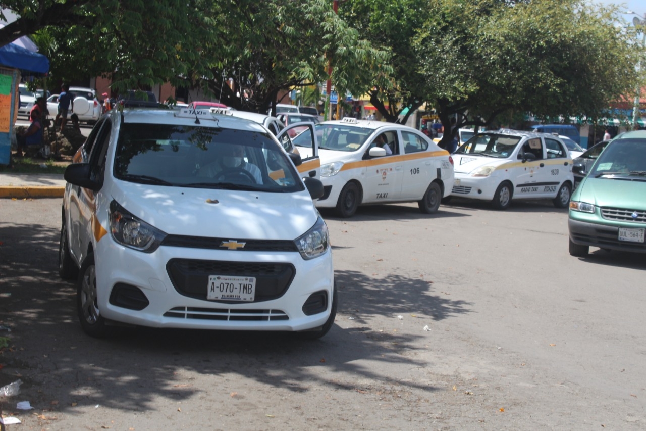 Taxistas de Chetumal siguen sufriendo la crisis económica por COVID-19