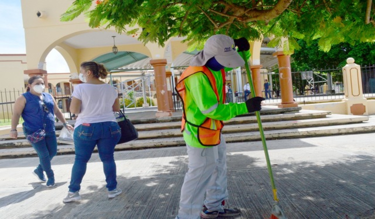 Comienza la limpieza de escuelas en Campeche durante el semáforo verde