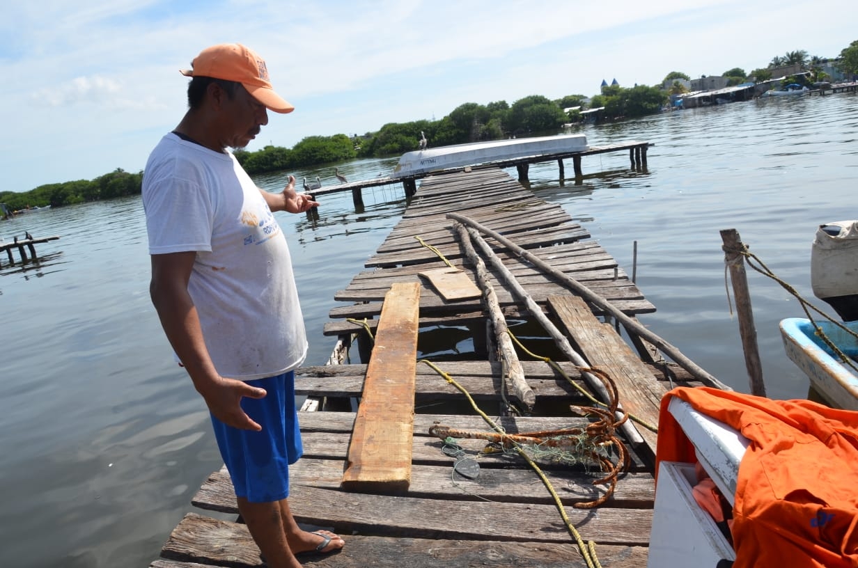 Pescadores ribereños se dicen ignorados por la API en Ciudad del Carmen