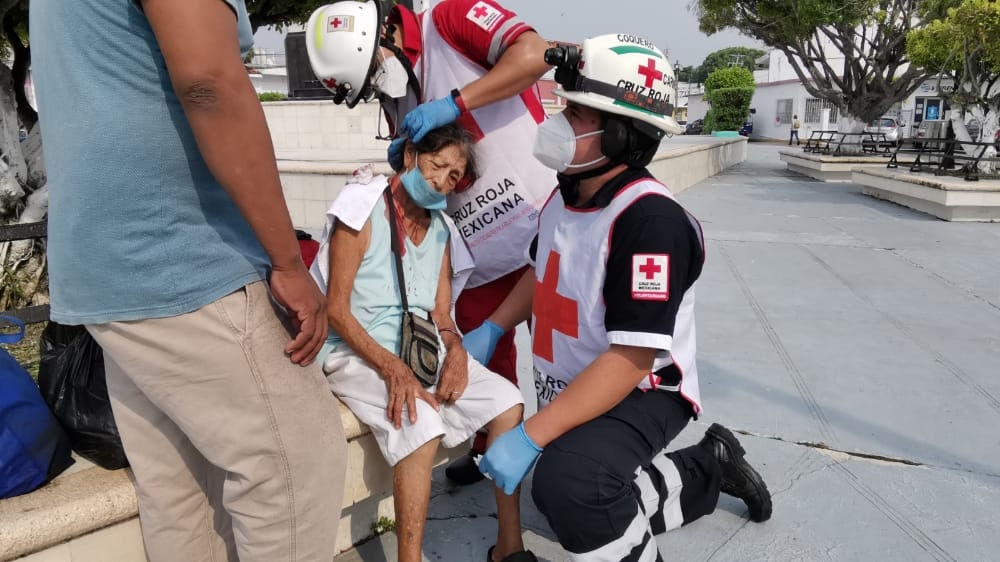 La mujer de 70 años no quiso ser llevada a un hospital, a pesar de la herida de consideración que presentó. Foto: Ricardo Jiménez