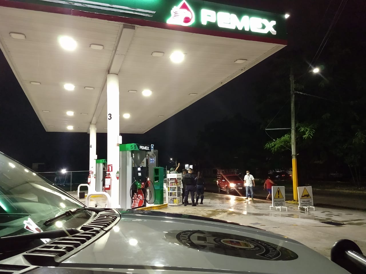 Hombres armados roban 15 mil pesos en gasolinera de Cancún