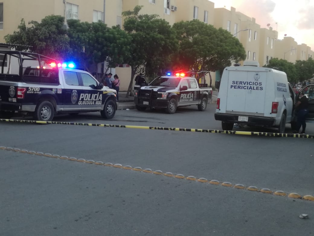 Asesinan a vendedor en pleno tianguis de Cancún (VIDEO)