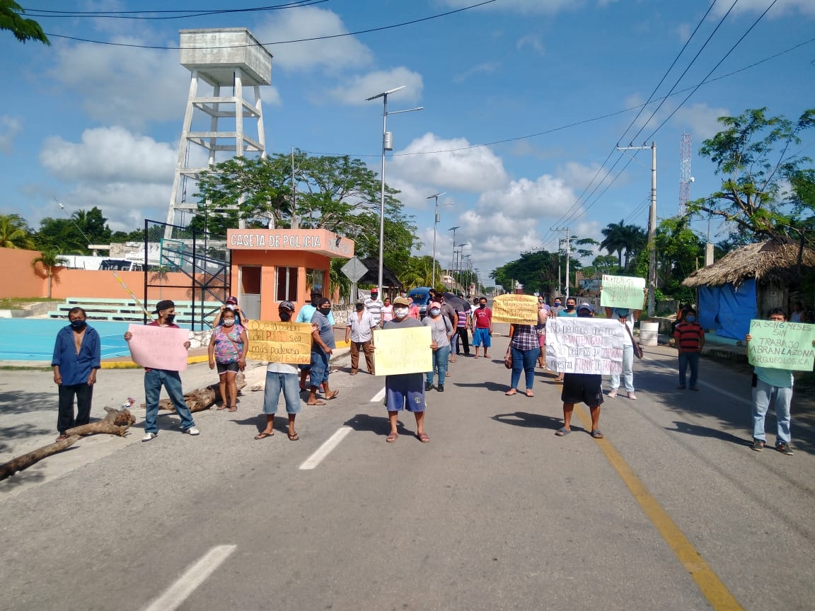 Artesanos de Chichen Itzá se manifiestan pacíficamente contra clausura