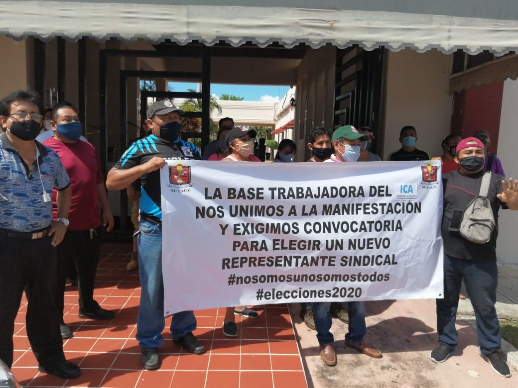 Trabajadores del Instituto de Cultura se manifiestan contra líder sindical en Quintana Roo
