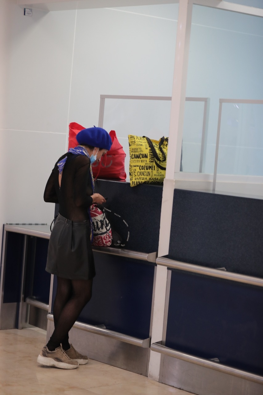 Turista argentina queda varada en el Aeropuerto de Cancún