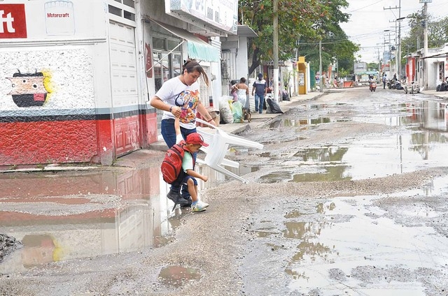 Pavimentación de calle genera molestia entre vecinos en Ciudad del Carmen