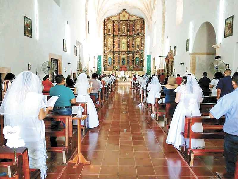 ¿Cuántas personas profesan la religión católica en Campeche?