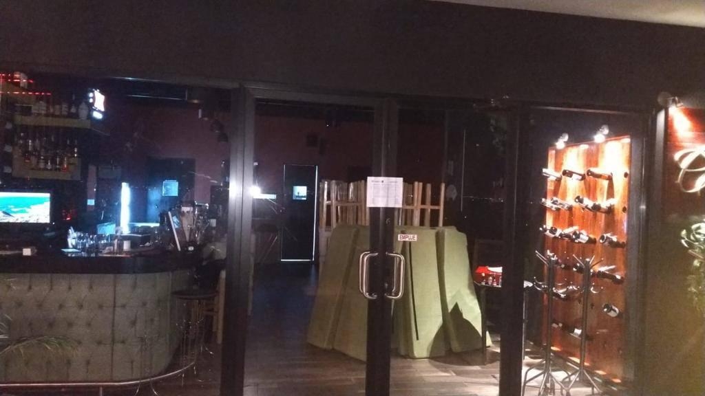 Clausuran bares en Mérida por no respetar medidas contra COVID-19