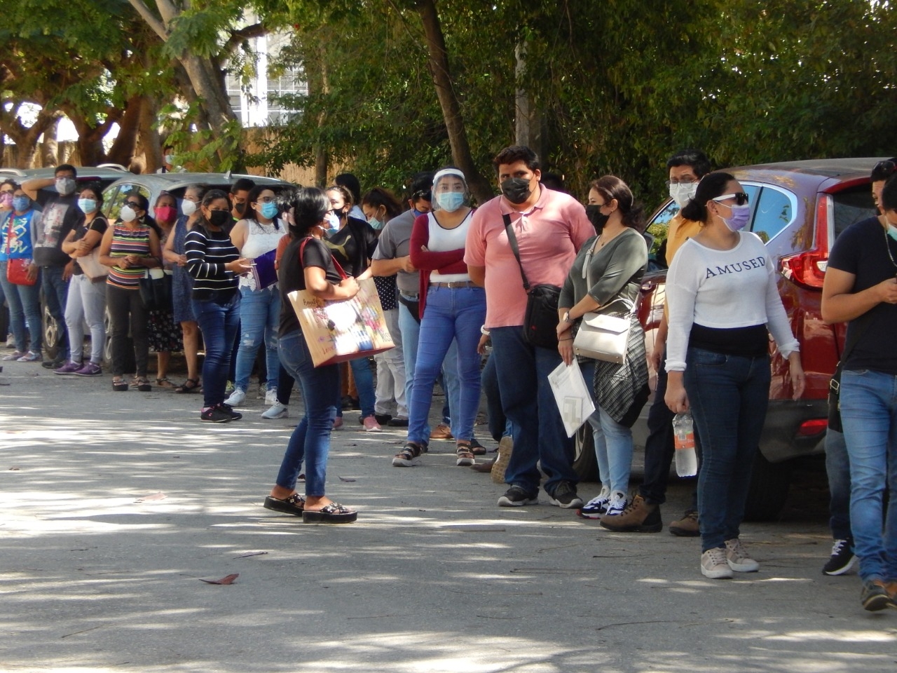 Aplican más de 12 mil vacunas contra COVID-19 a maestros en Campeche