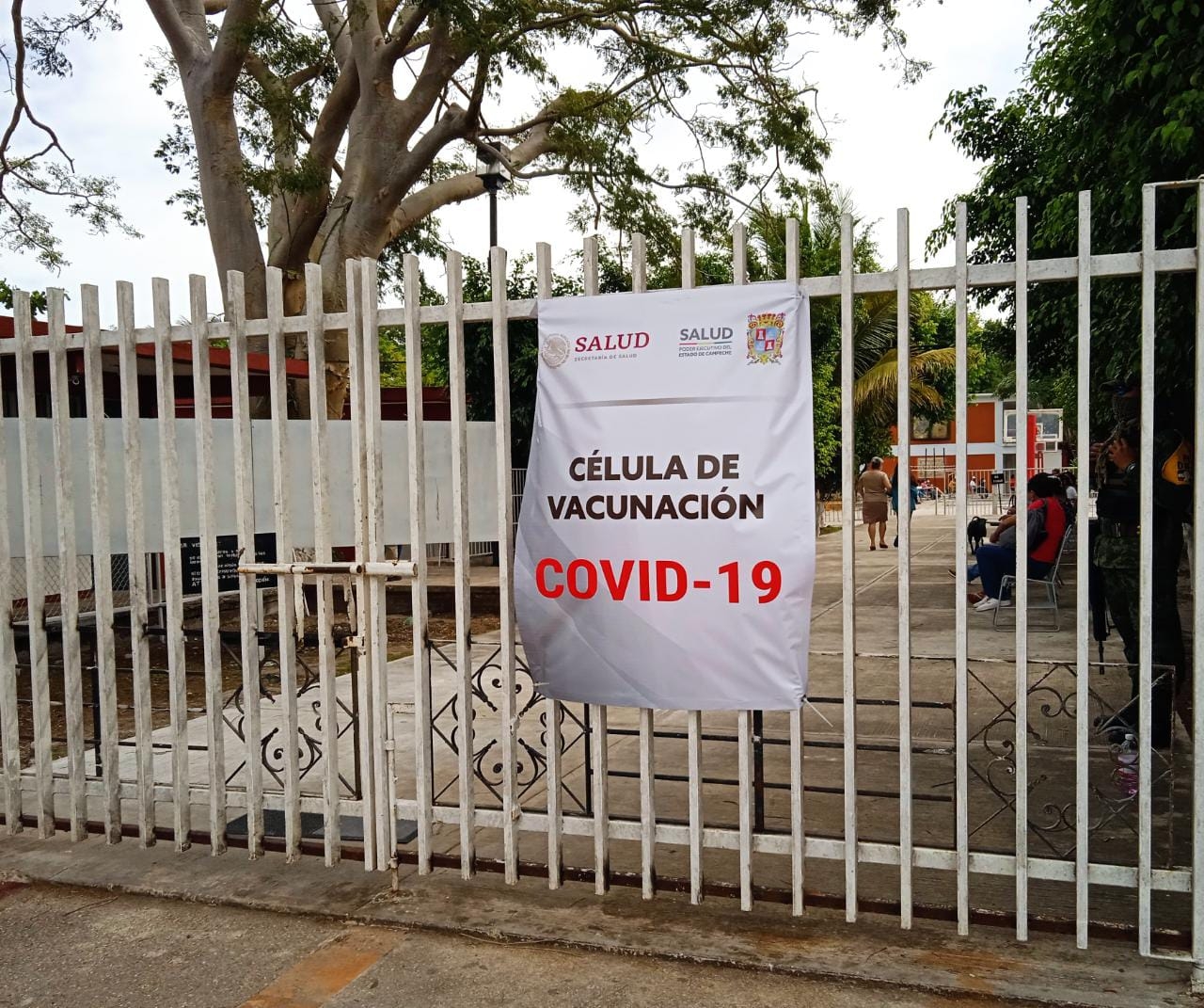 Continua aplicación de vacunas anticovid en escuelas de Campeche