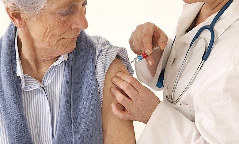 Inicia registro de adultos mayores para vacunación contra COVID