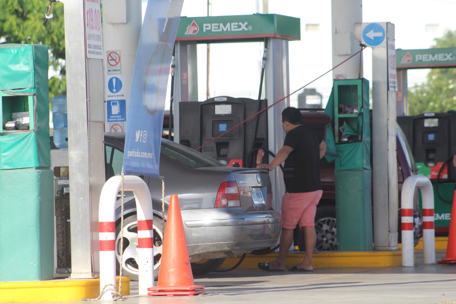 Campeche y Michoacán, son las entidades con el precio de la gasolina regular más cara en México