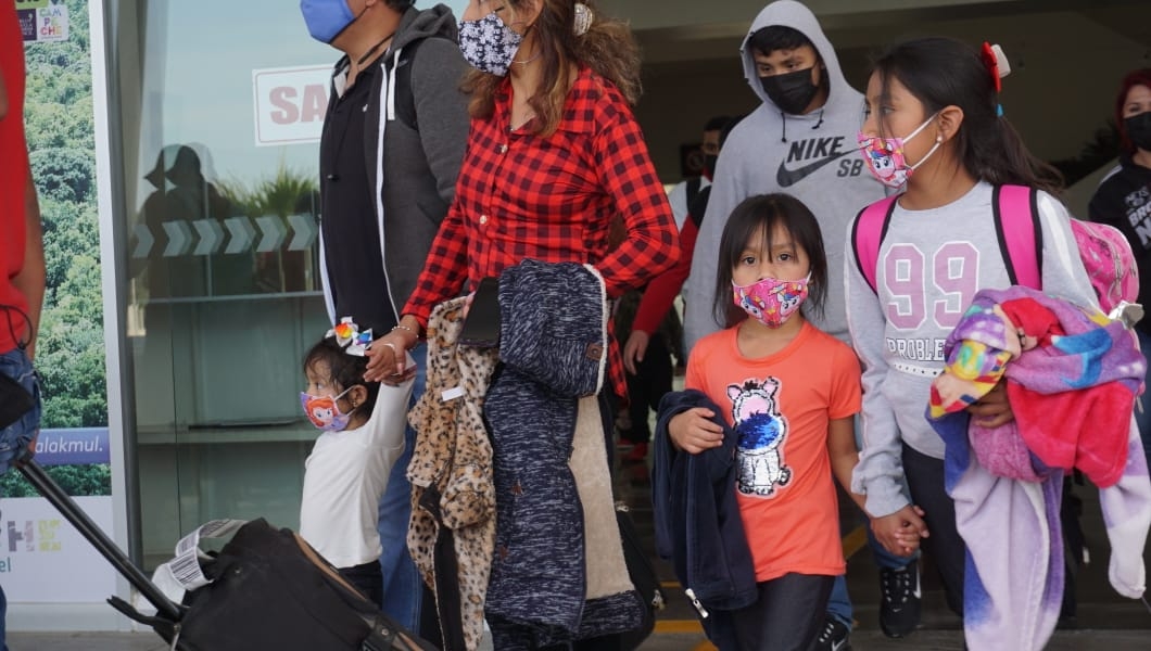 Semáforo rojo en Ciudad de México no detiene viaje de familias campechanas