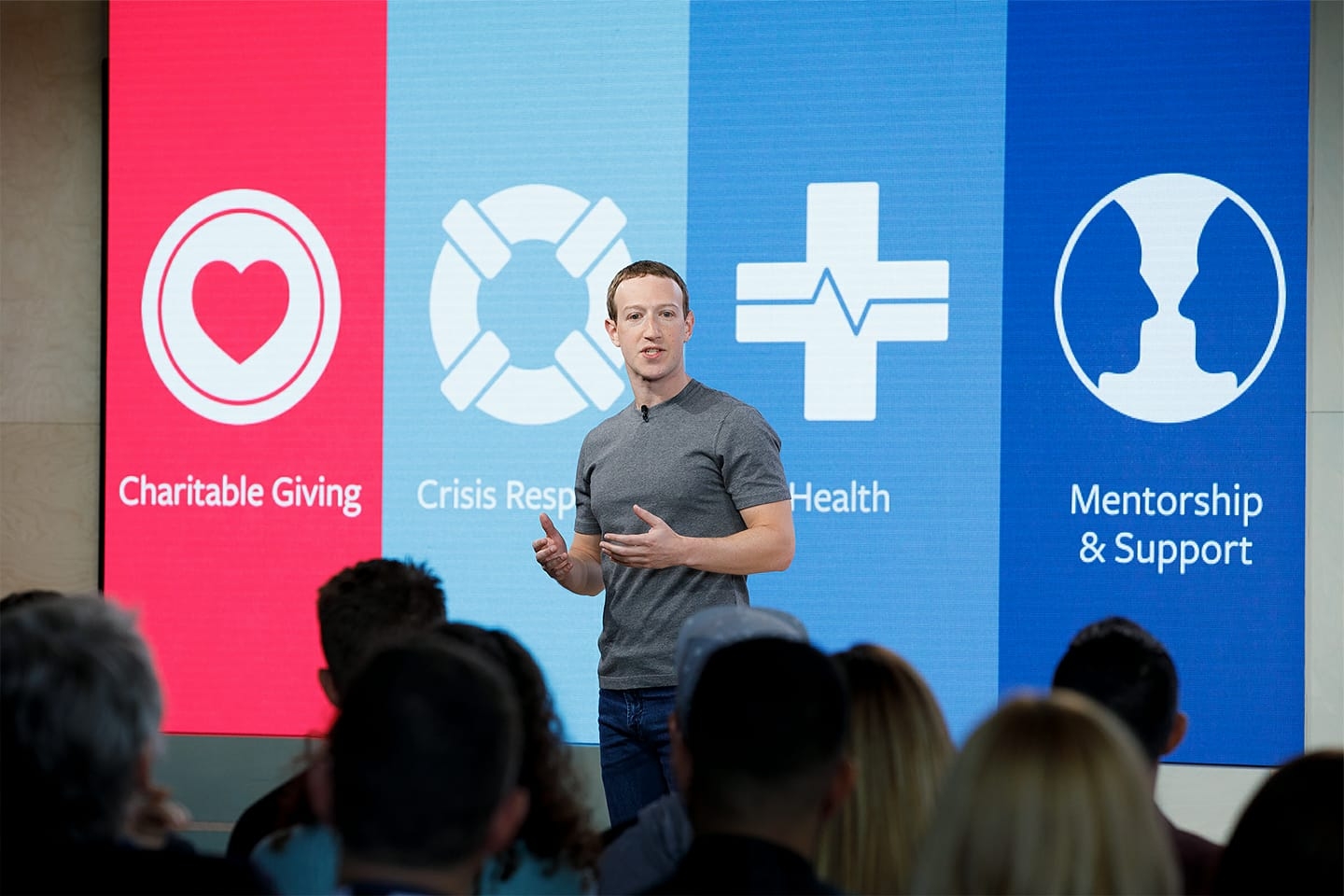 El  CEO de Facebook, perdió casi 30 mil de dólares de su patrimonio neto tras el desplome de las acciones en su red social