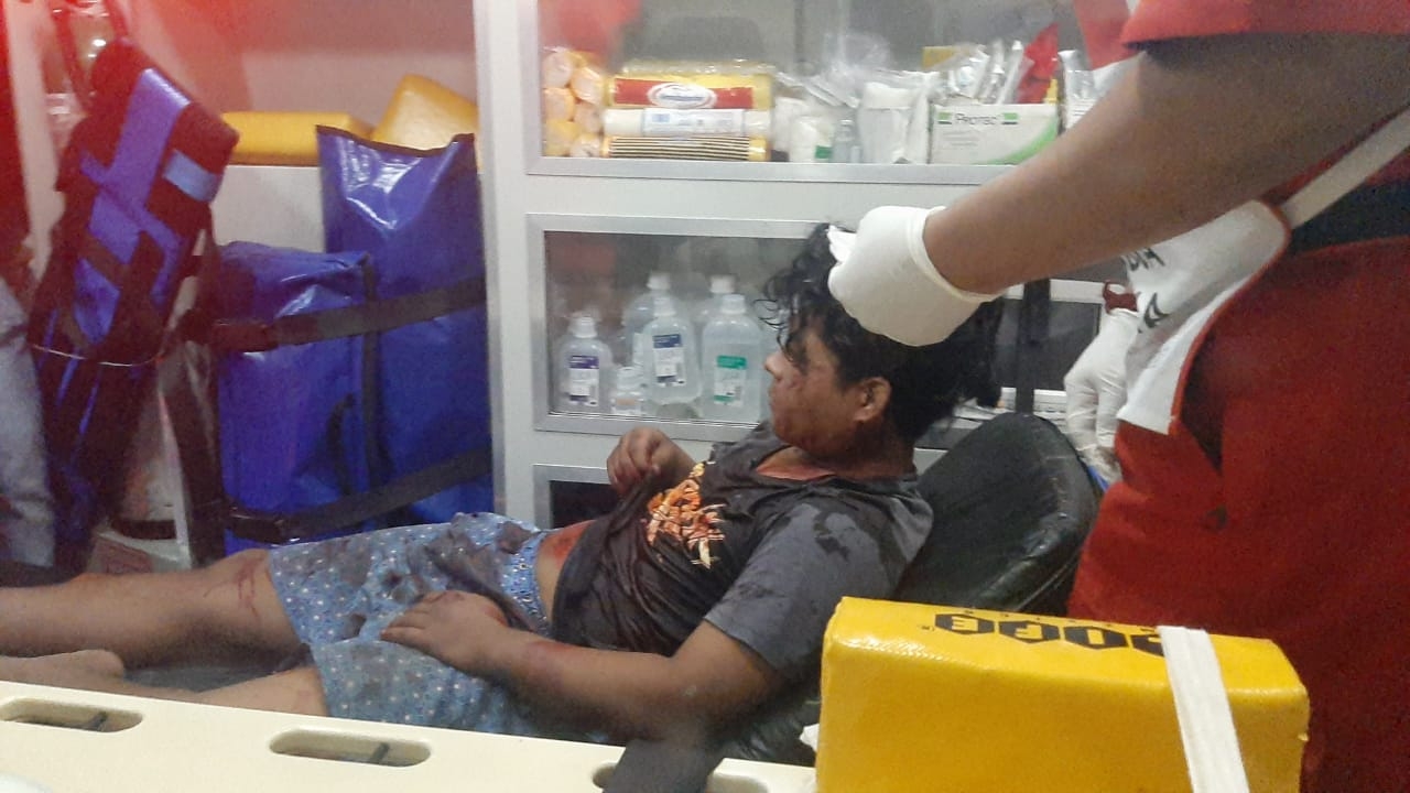Vecinos golpean a puño cerrado y a palos a presunto ladrón en Ciudad del Carmen