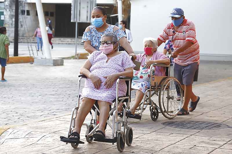 Vacuna contra COVID-19: abuelitos entre los primeros en Yucatán