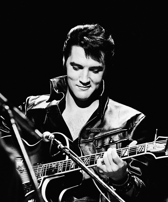 Elvis Presley, "el Rey del Rock", es recordado por fans en Twitter