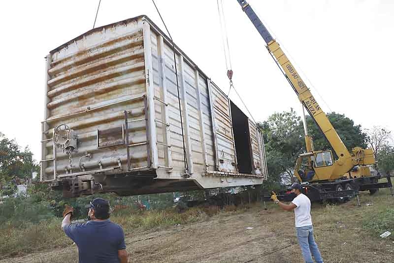 Retiran vagones de 'La Plancha' en Mérida