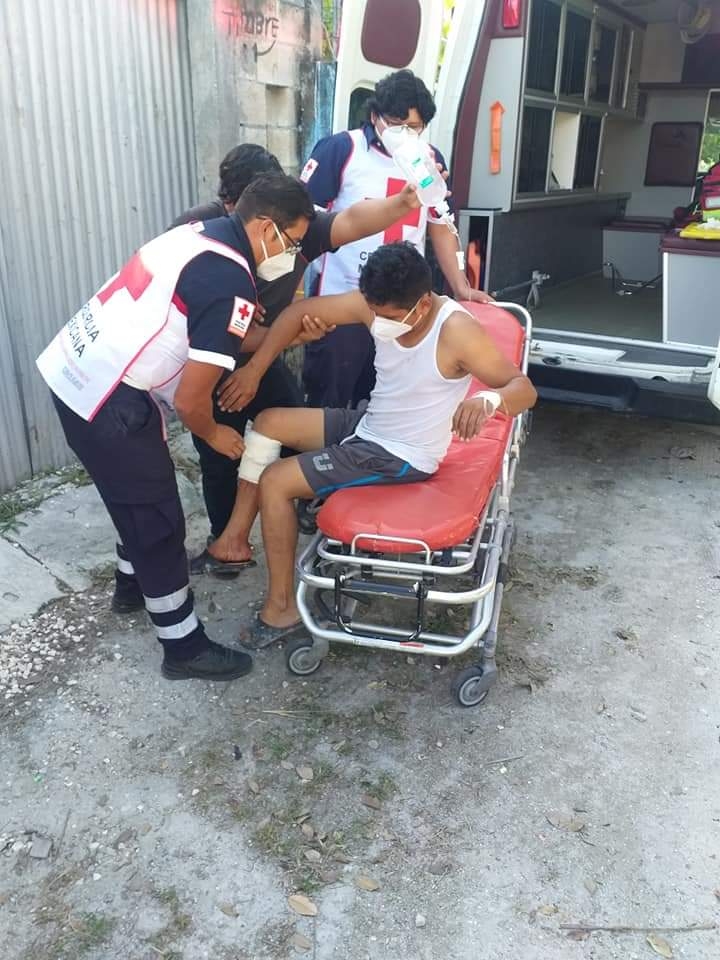 Hombre se corta la pierna con una motosierra en Ciudad del Carmen