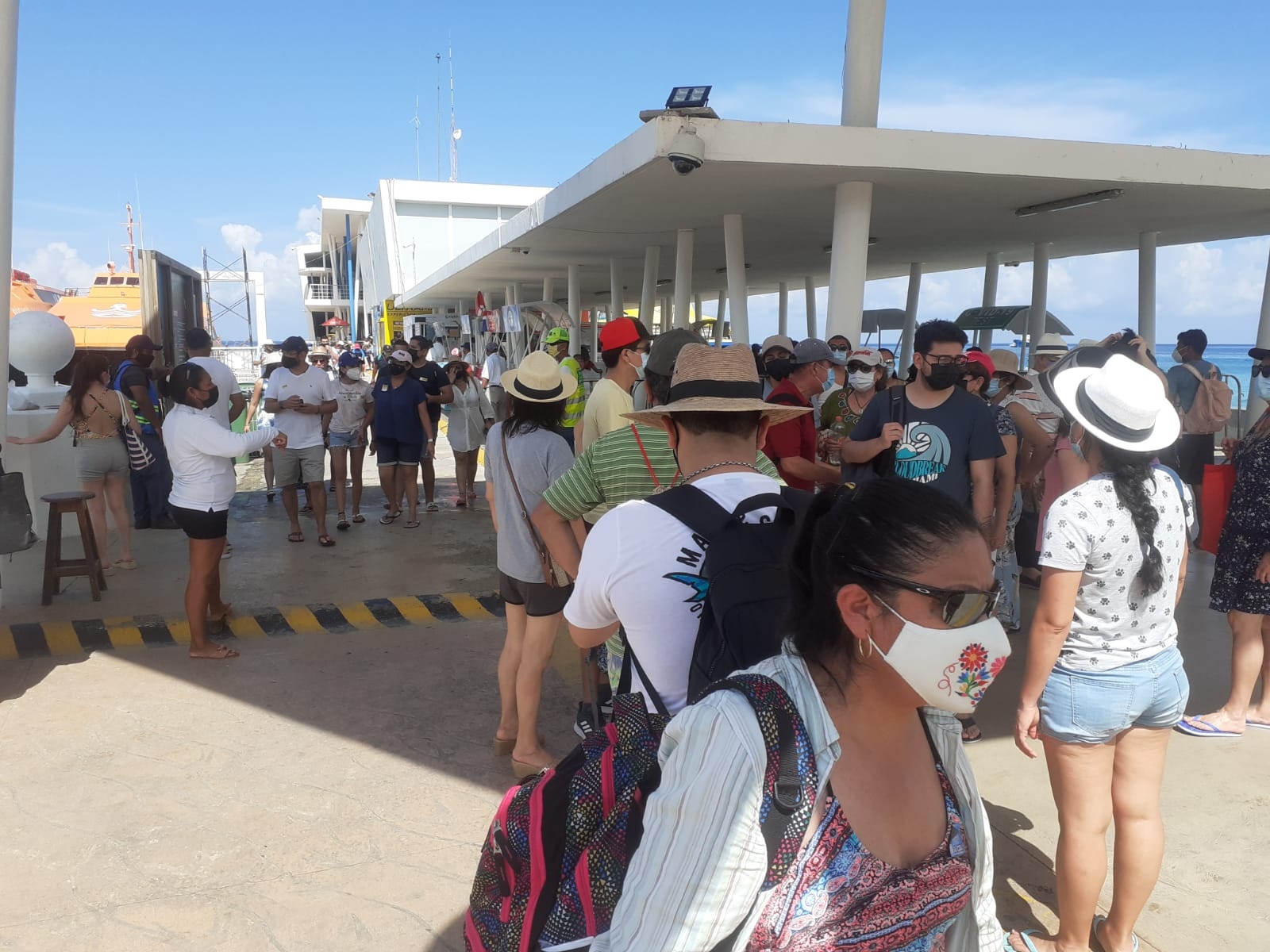 Arriban más de mil 500 turistas a las costas de Cozumel este domingo