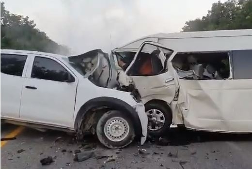 Así fue el accidente que dejó a cinco muertos en la carretera Tulum-Felipe Carrillo Puerto: VIDEO