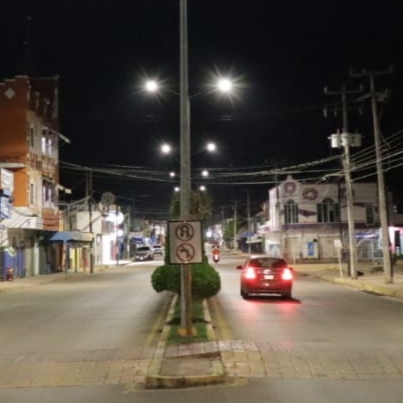 CFE reactiva el servicio de energía en la avenida principal de José María Morelos