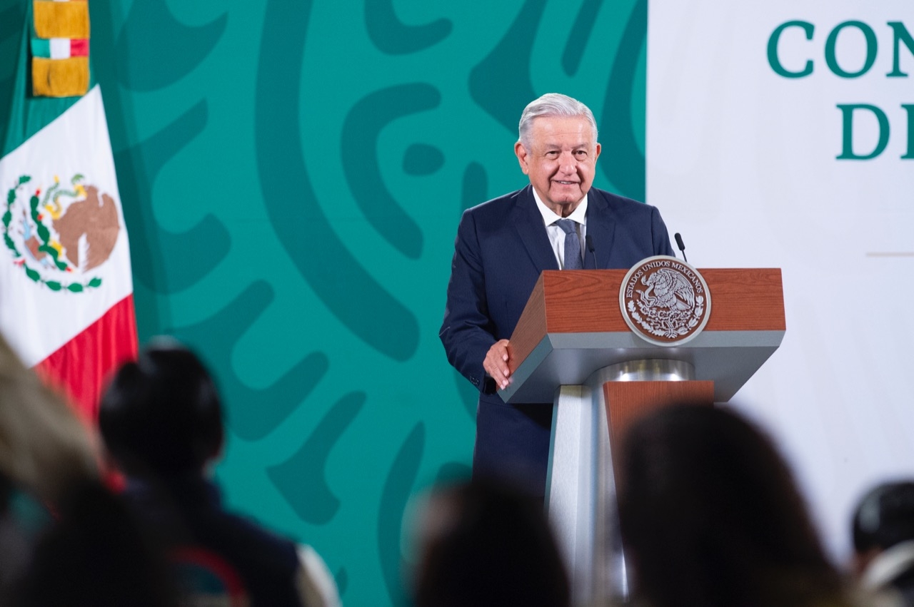 López Obrador descarta uso de criptomonedas en el país; asegura que finanzas van bien