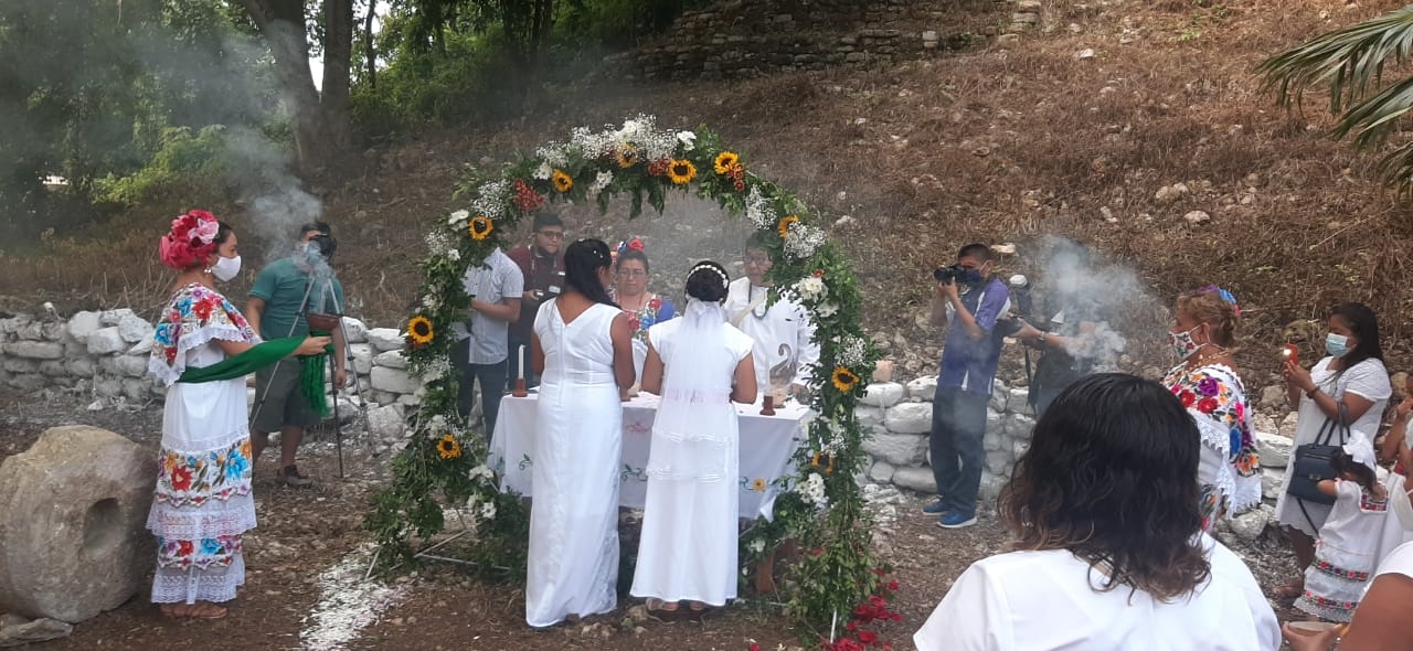 Celebran primera boda gay en comunidad maya de Quintana Roo
