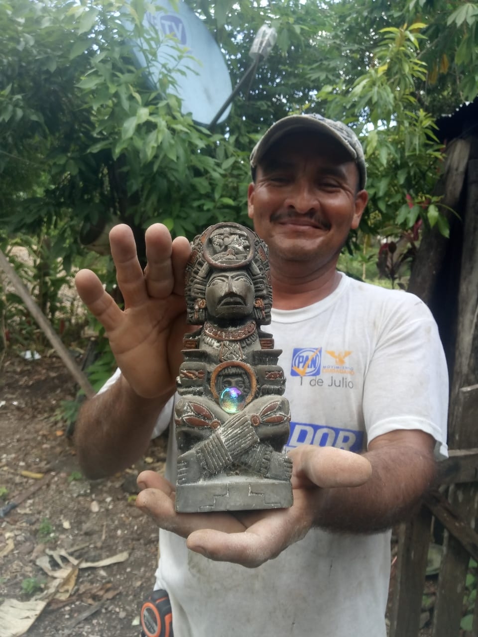 Albañiles hallan extraña figura maya durante una construcción en Candelaria, Campeche