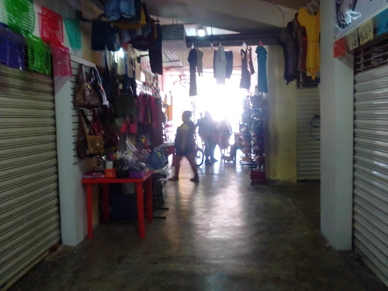 Los locatarios del mercado 'Diana Laura Riojas' en Playa del Carmen indicaron que el gobierno anterior quería que ellos pagaran la deuda