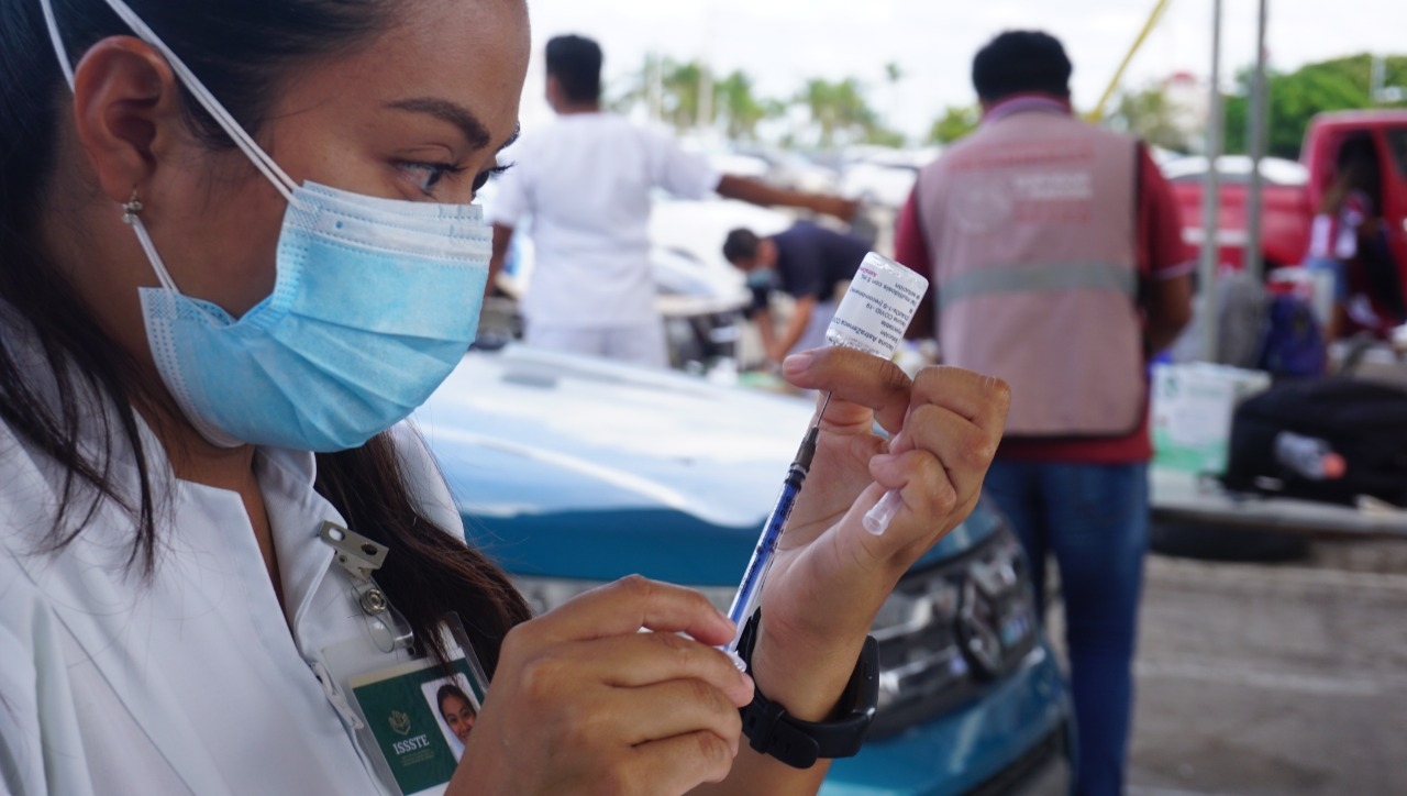 Anuncian campaña de vacunación contra COVID-19 a jóvenes de 12 a 14 años en 27 municipios de Yucatán