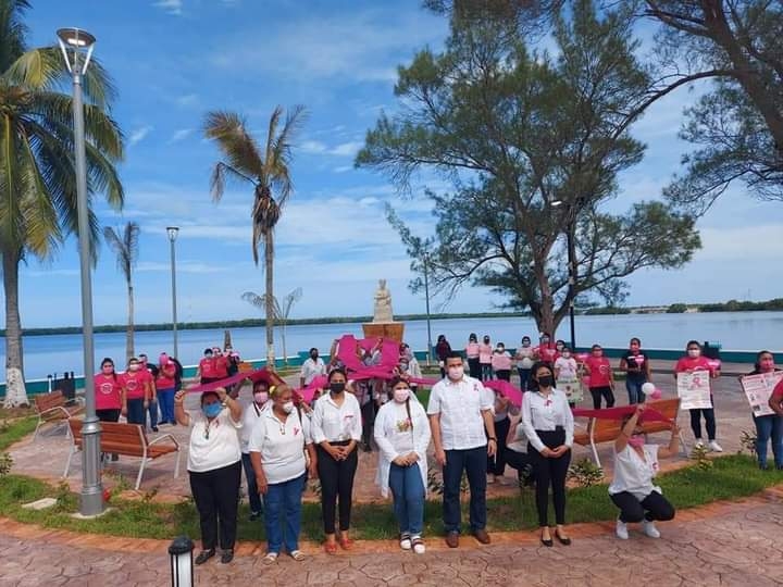 Caminata Rosa: Exhortan a la autoexploración y prevención del cáncer de mama en Campeche