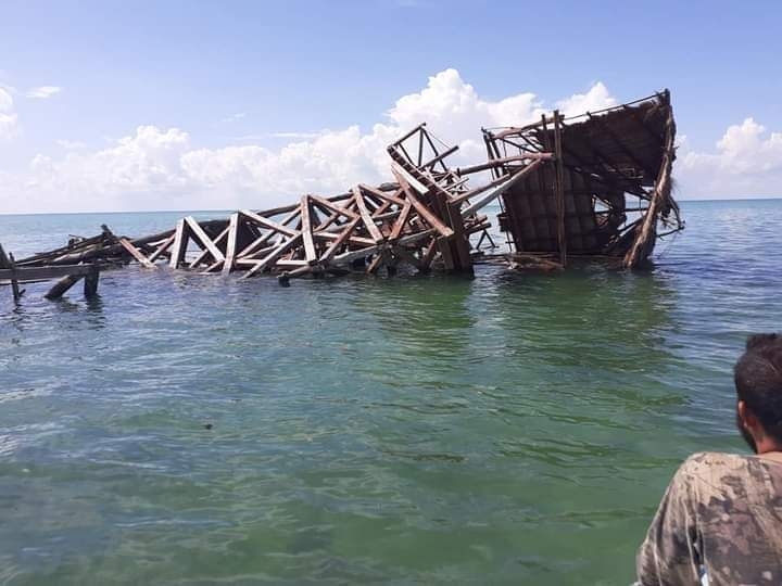 Parador turístico se derrumba por falta de mantenimiento en la Bahía de Chetumal