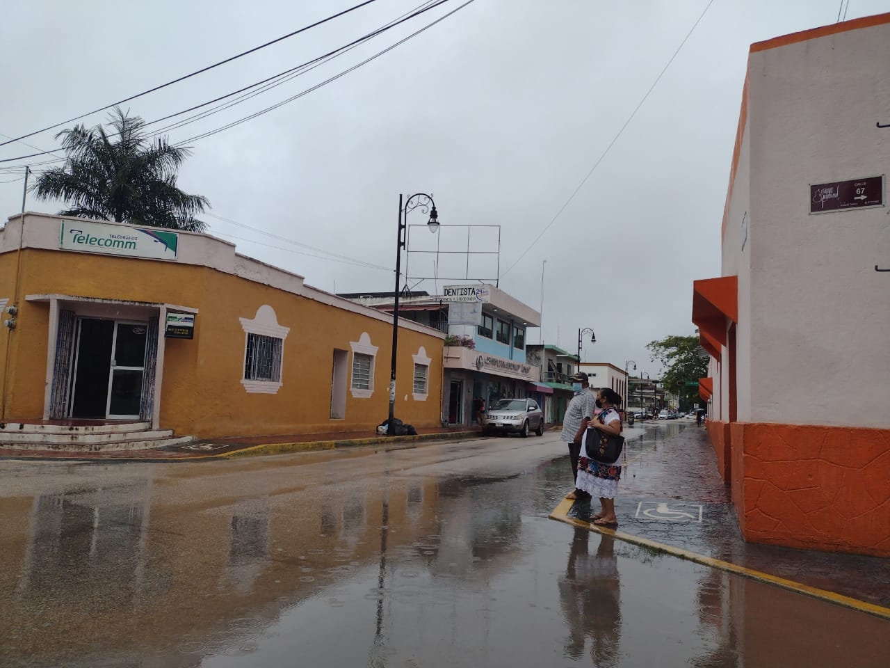 Drenajes en mal estado provocan inundaciones en calles de Felipe Carrillo Puerto