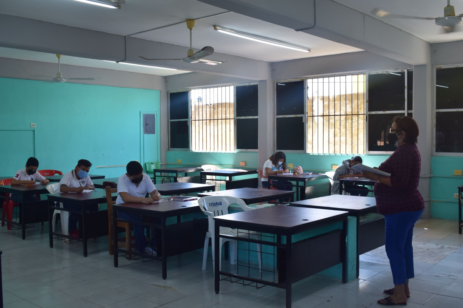 Cierran salón del colegio 'Carlos Marx' en Progreso tras intubación de un estudiante por COVID-19