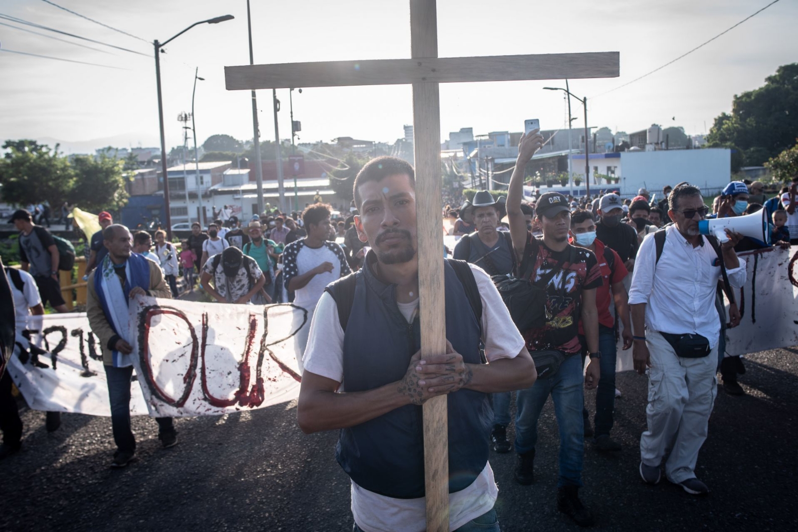 Caravana migrante reanuda camino hacia la Ciudad de México