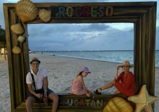La guapa conductora visitó Yucatán el fin de semana con su familia, donde aprovechó para tomarse unas fotos