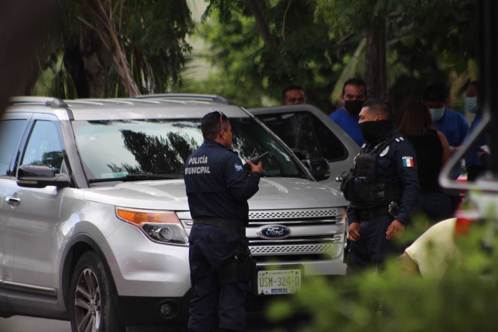 Matan a balazos a una persona al interior de su camioneta en Avenida La Luna de Cancún