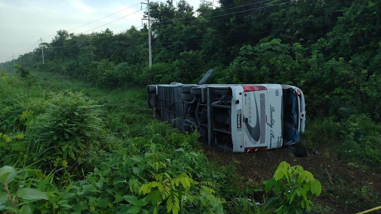 Identifican a víctimas del accidente de autobús ocurrido en carretera de Felipe Carrillo Puerto