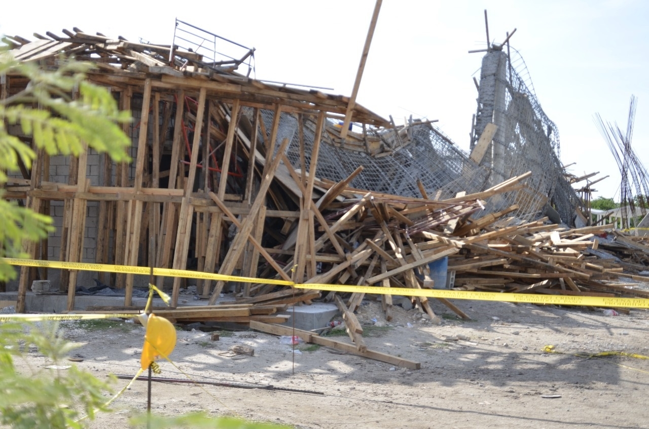 Retoman obras de la Unidad Deportiva Renovación III tras derrumbe en Ciudad del Carmen
