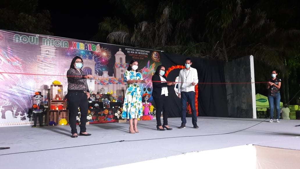 Desfile de catrinas inaugura el Festival Universitario de Día de Muertos en Chetumal