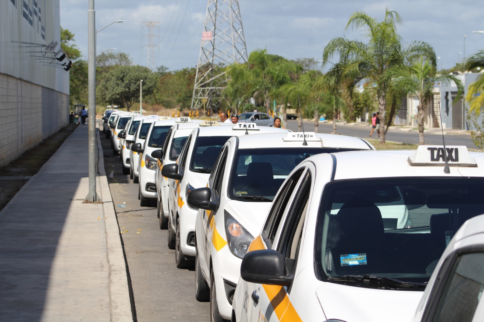 El Suchaa informó que durante el Semáforo Amarillo, sólo operan mil 100 de las casi dos mil taxis en Chetumal