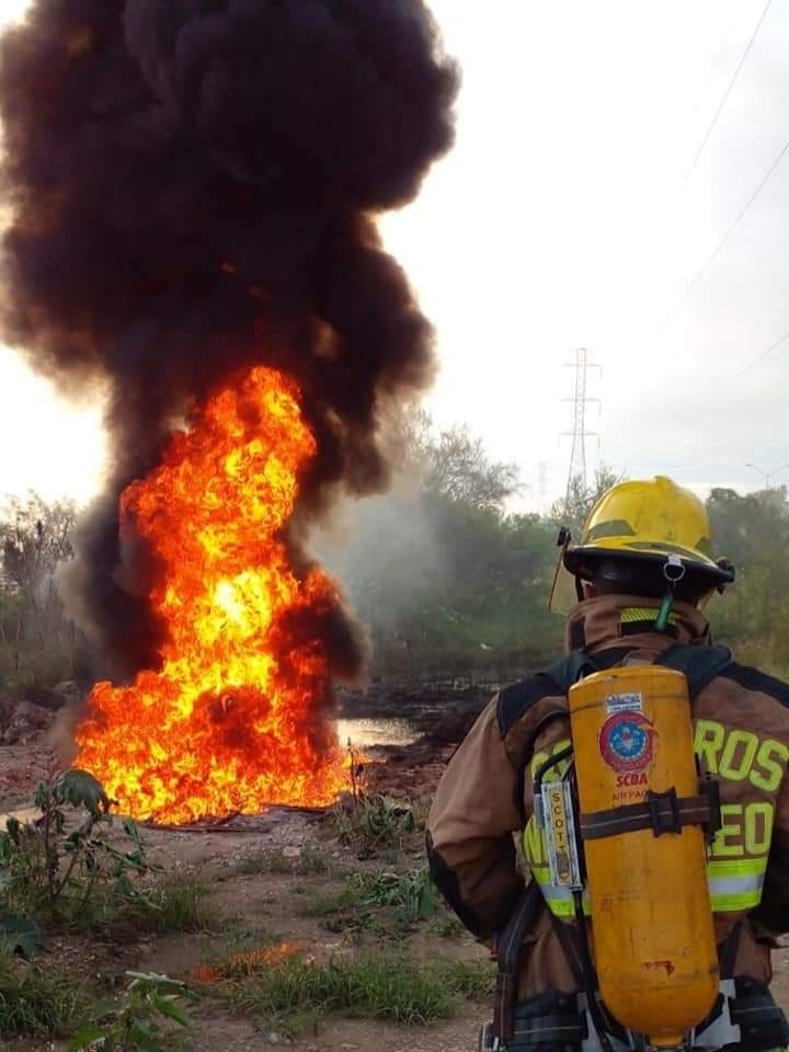 Se registra incendio en ducto de Pemex en Apodaca, Nuevo León: VIDEO