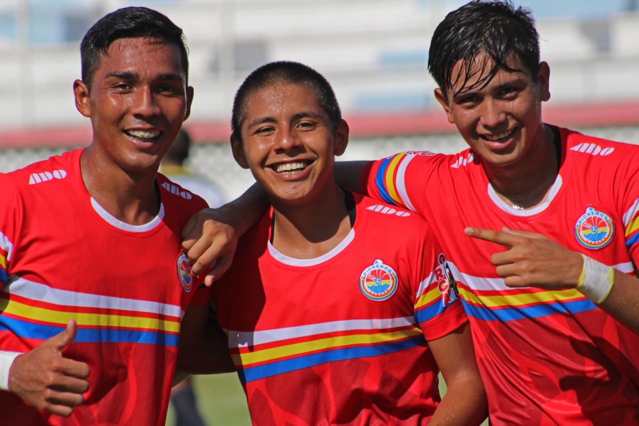 Pioneros Juniors de Cancún y Puerto Aventuras FC brillan en la Liga TDP