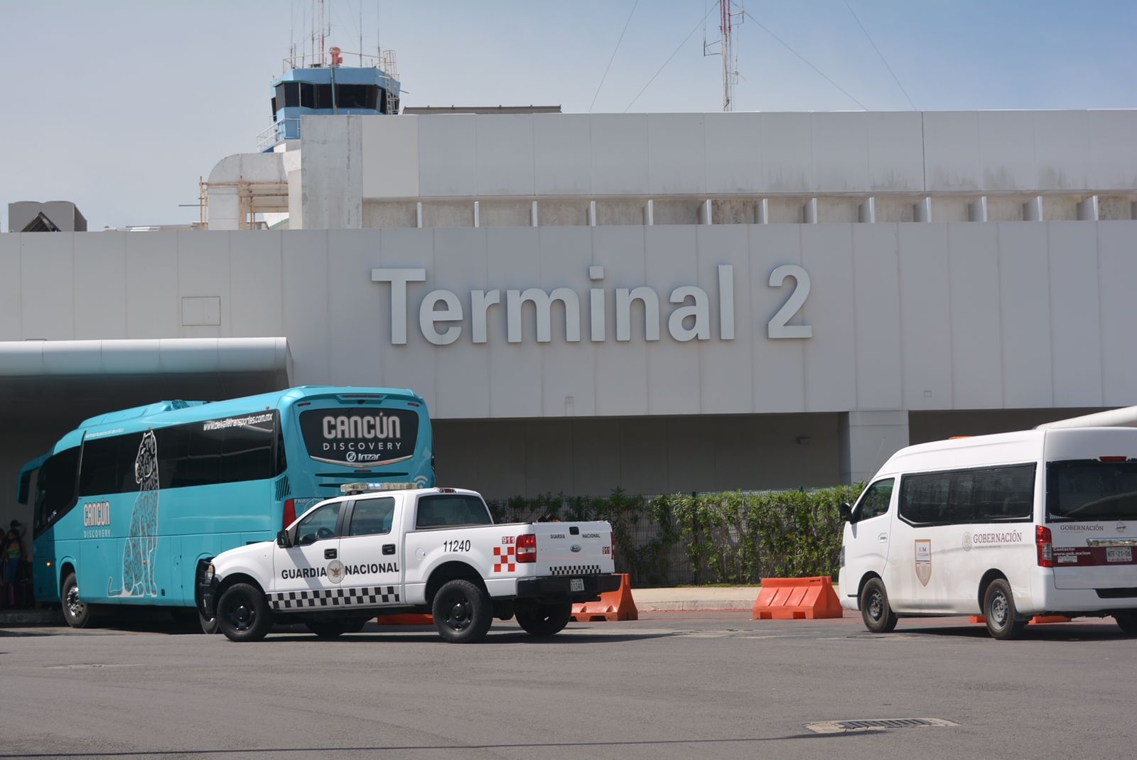 Detienen a turista estadounidense con un arma de fuego en el aeropuerto de Cancún
