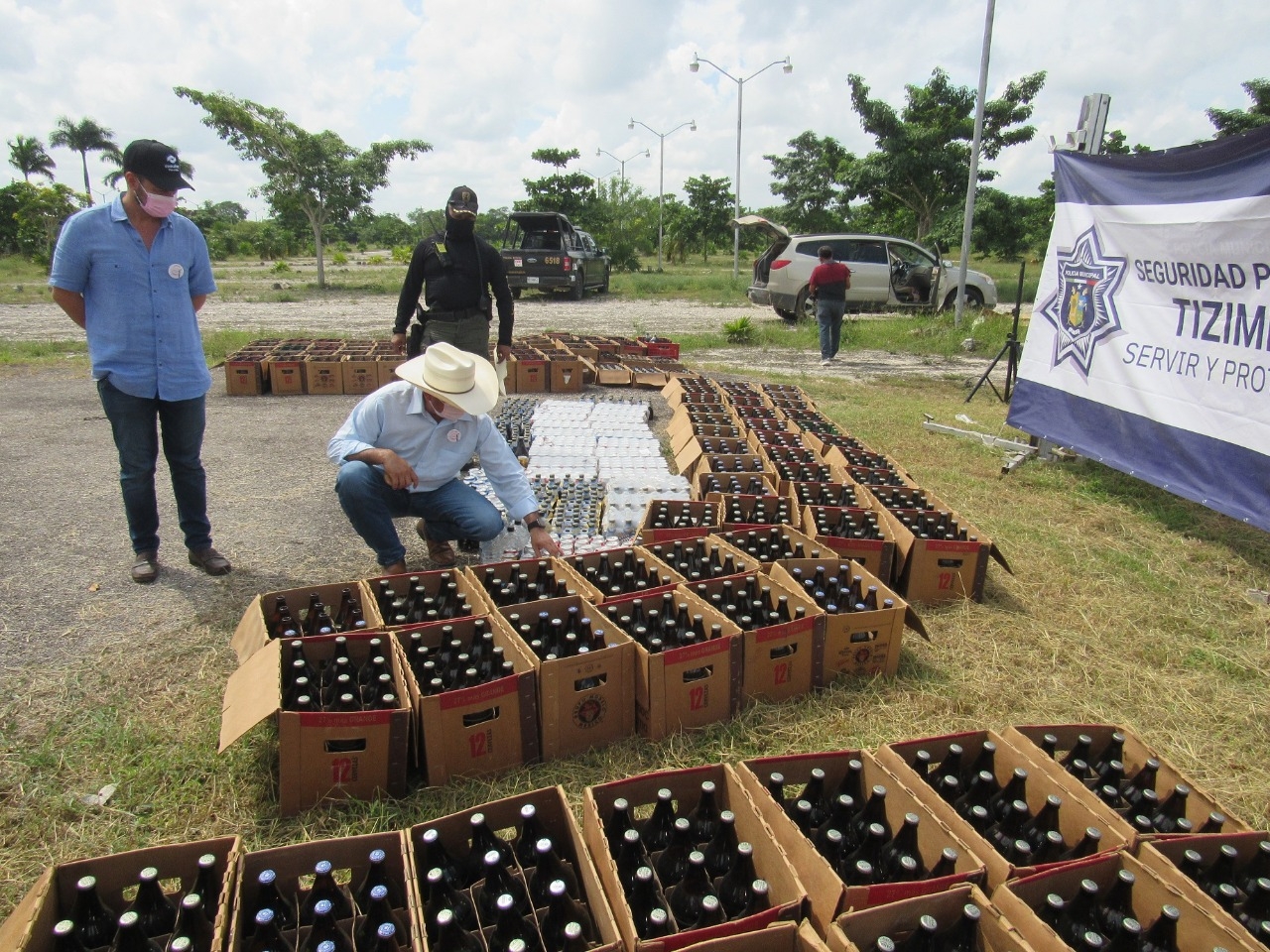Destruyen mil 450 cervezas decomisadas en Tizimín, Yucatán