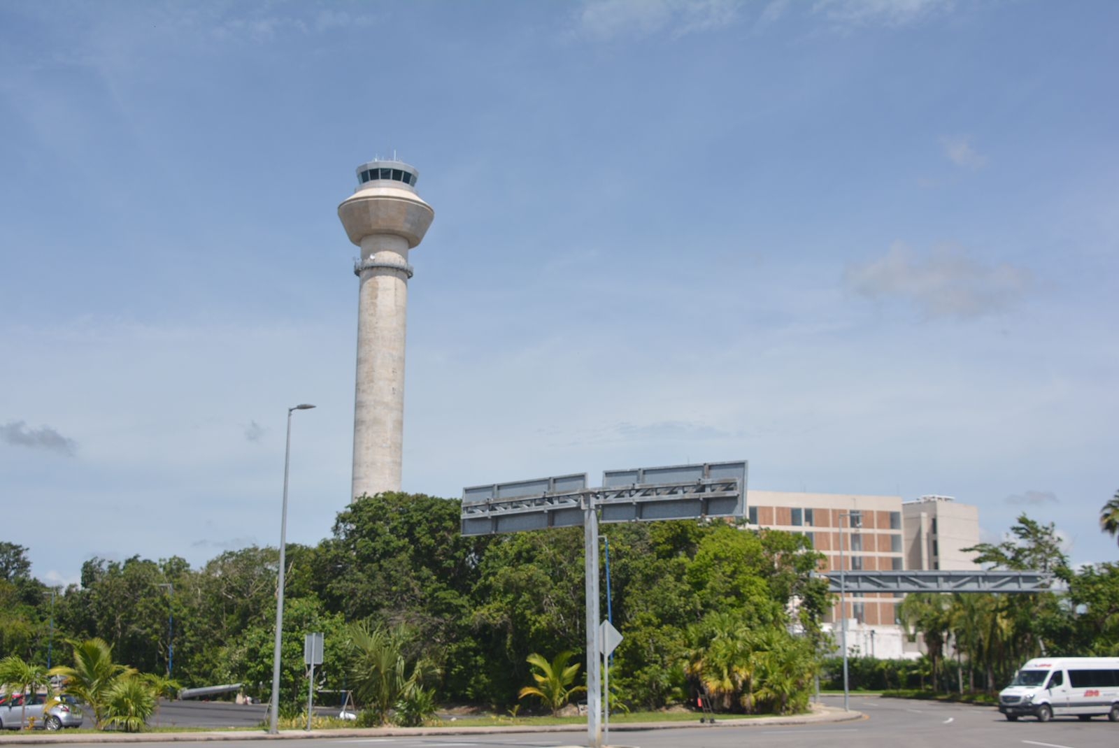 Aeropuerto de Cancún programa 472 vuelos en sus terminales este 9 de octubre